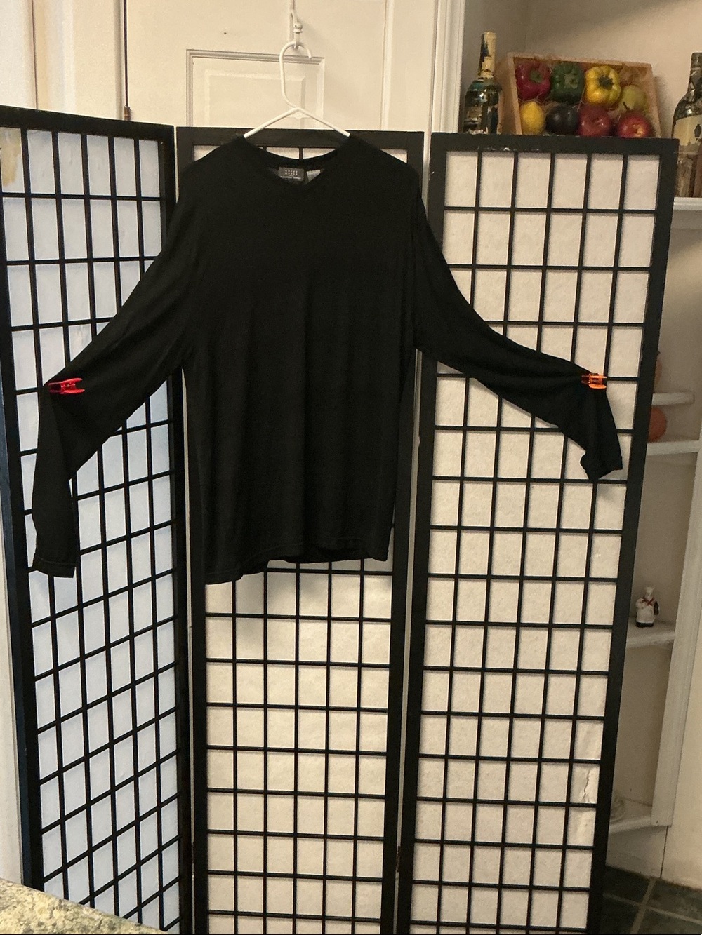 Liz Claiborne Black Long-Sleeve V-Neck Shirt excellent condition